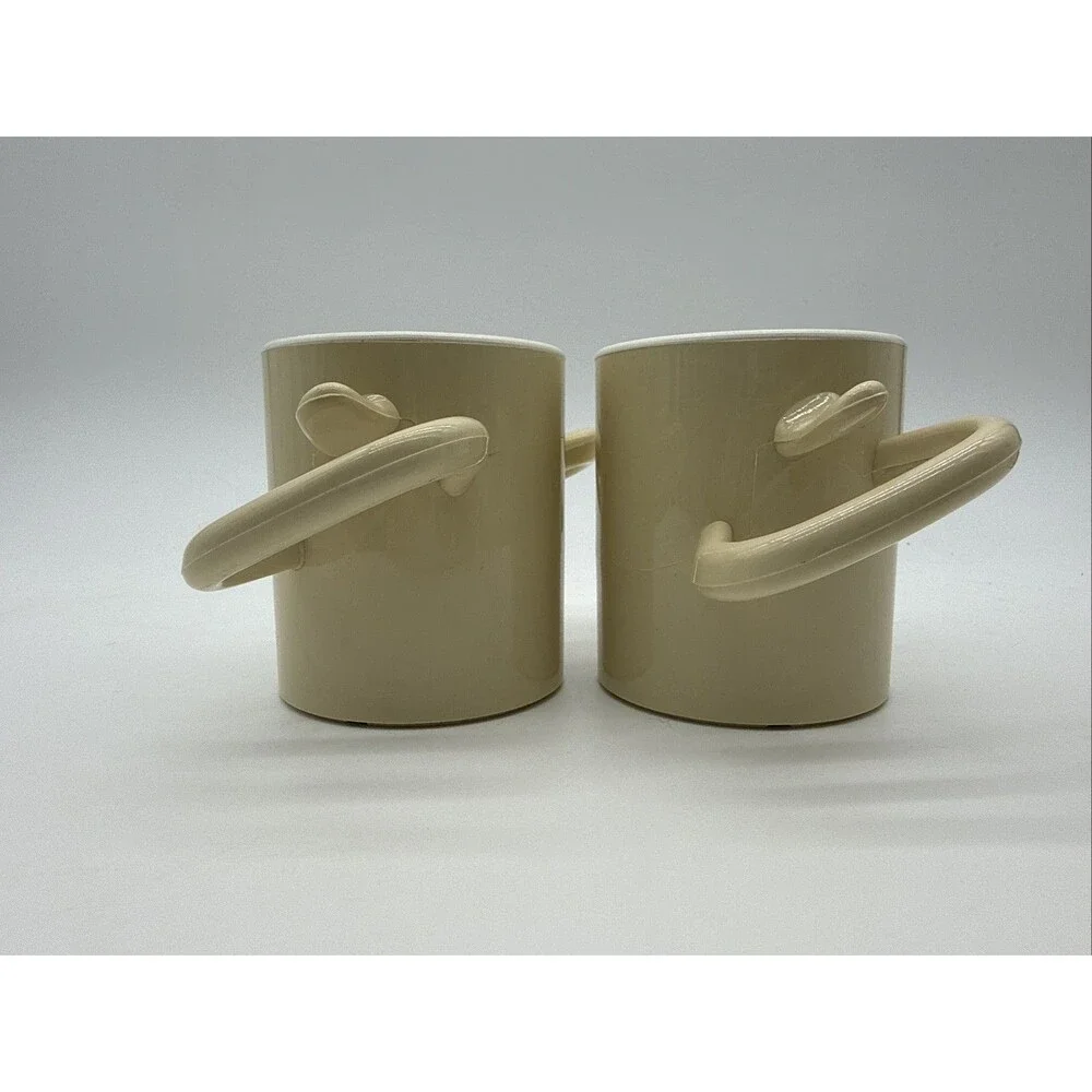 2 - Thumbs-Up Cup Without Lids
